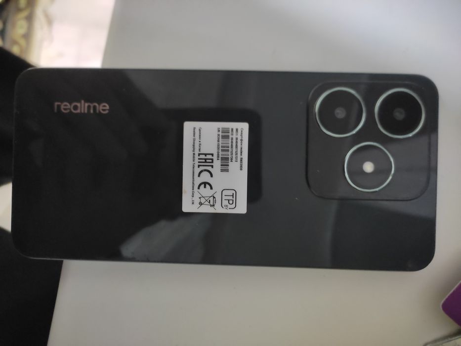 Продам телефон реалми