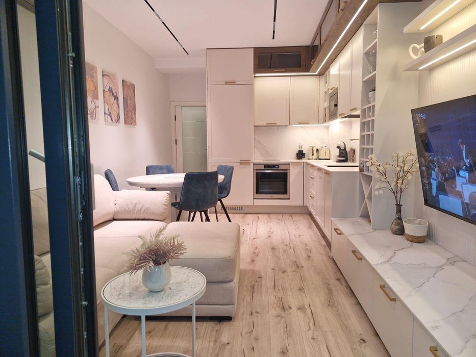 Тристаен апартамент в СУПЕР Център