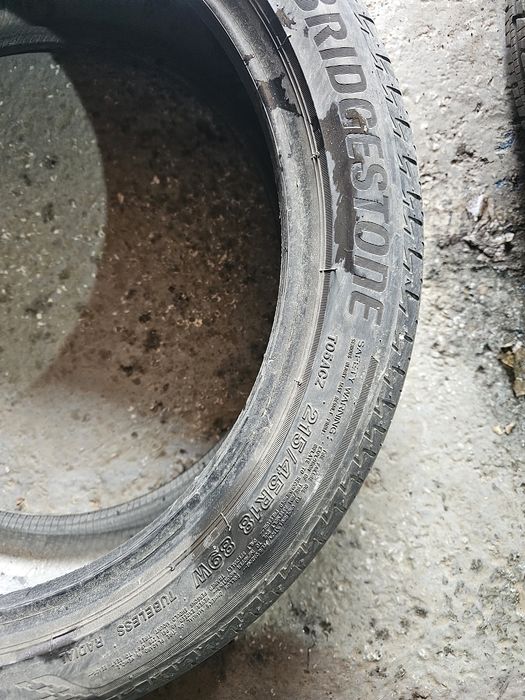 215 45 18 vara bridgestone