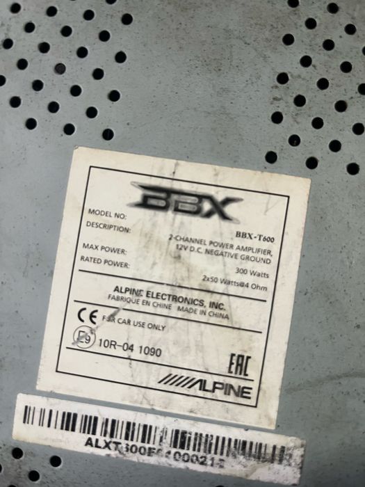 Vand statie subwoofer auto