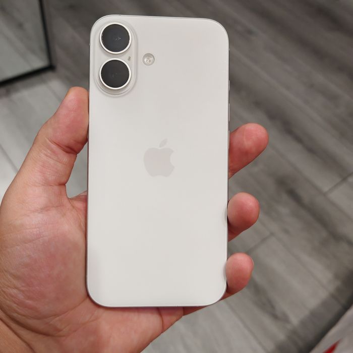 iPhone 16 cu factură