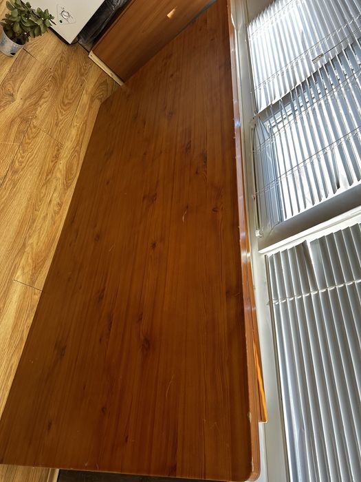 Стол для гостинной