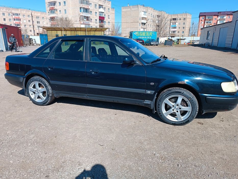 Продам Ауди 100 с4 2.6 механика