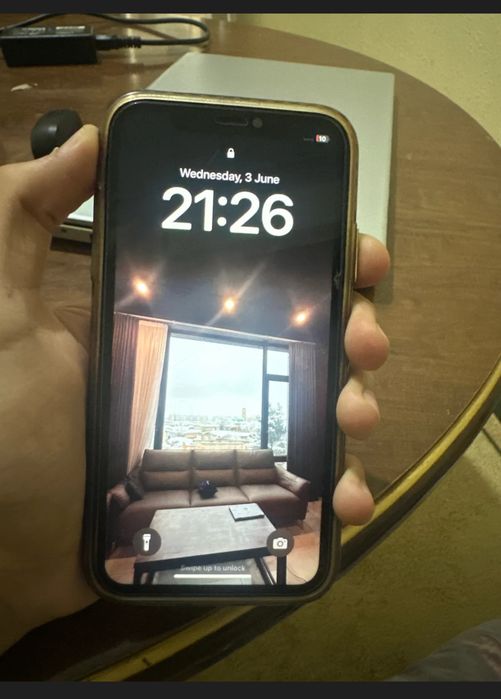 iPhone 11 , ideal, 2 mln sum
