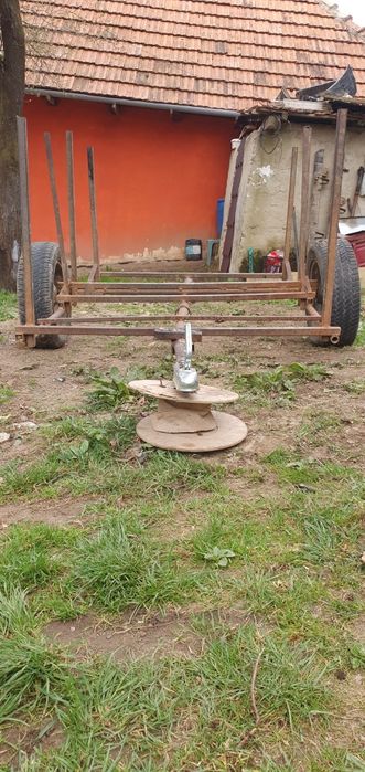 Vând remorcuța după mașina sau jeep