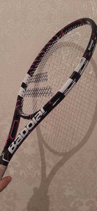 Тенисная ракетка