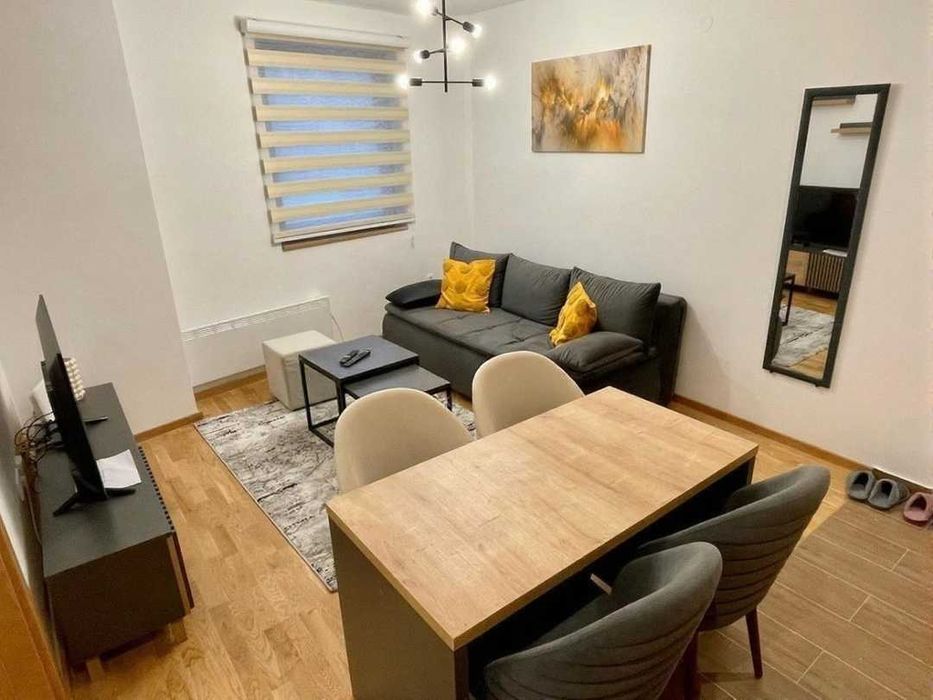 Дава се под наем Едностаен апартамент в Пловдив, Център - 40 кв.м за 248.88 € - Снимка #1