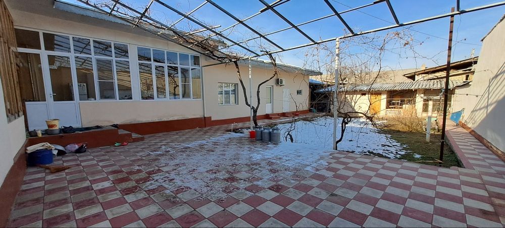 ХОВЛИ уй-жой сотилади!!!