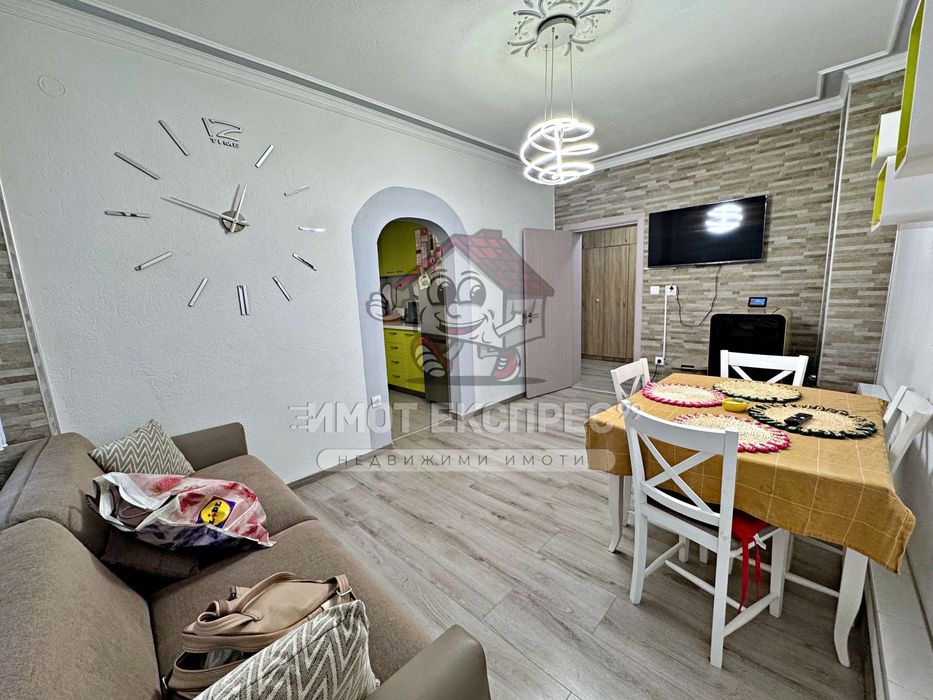 Дава се под наем Многостаен апартамент в Асеновград - 207 кв.м за 177000 € - Снимка #10