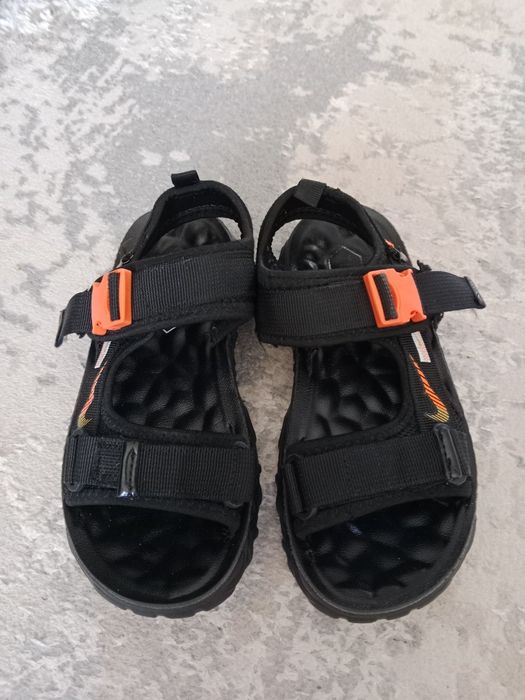 Продам детскую обувь 32 размер