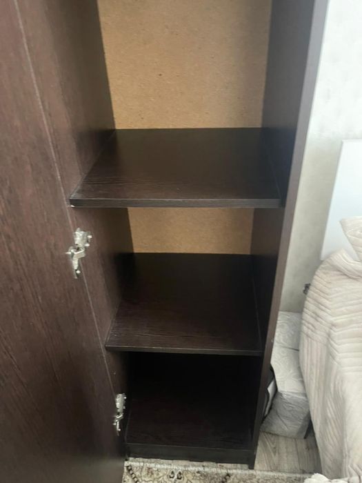 Продам шкаф угловой