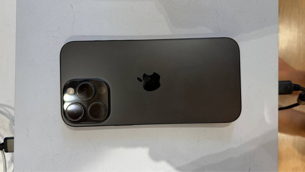Iphone 16 pro max Black
