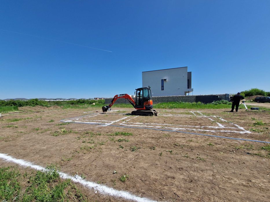 excavator / fundatii / gaz / curent / canalizare / terasamente / fose