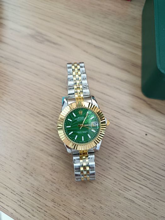 Soat ayollar uchun sovg'a