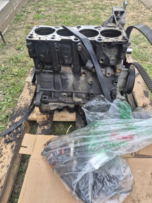 Motor 2.0 TFSI cod AXX – defect, probleme la chiuloasă – pentru piese sau reparație