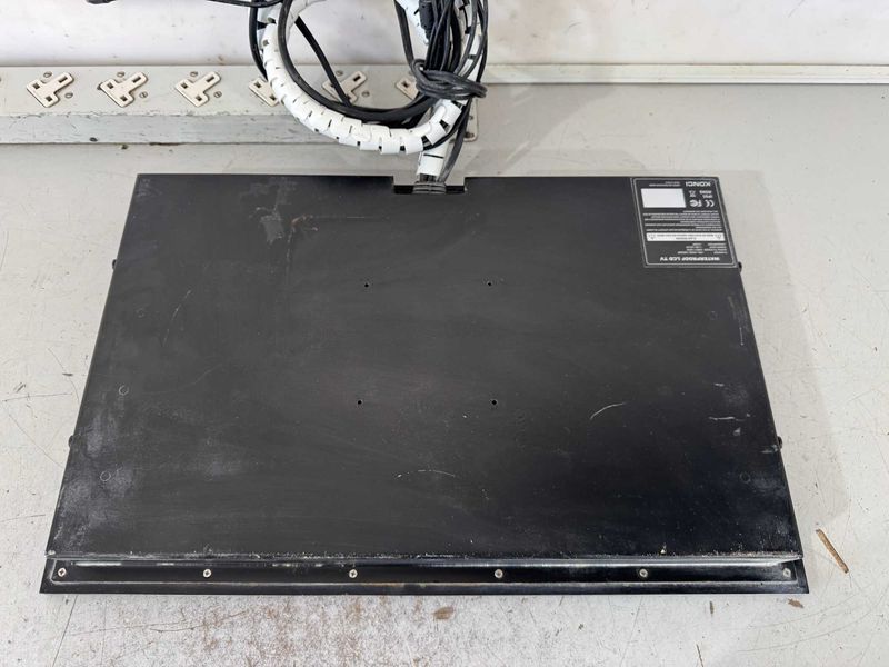 Телевизор за баня - Waterproof lcd tv / TWD1901M