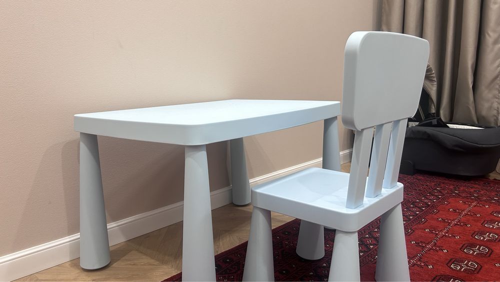 Продается детский  стол и стул
