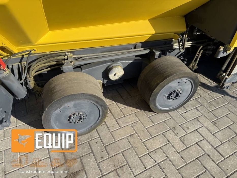 Bomag BF600P асфальтоукладчик