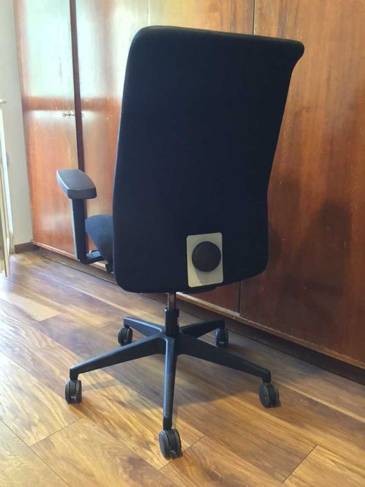 Офис стол премиум - черен