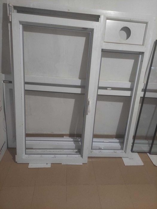 Продавам дограма KMG