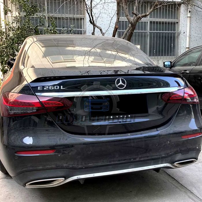 Лип спойлер за багажник C63S style  Mercedes E class W213 черен гланц