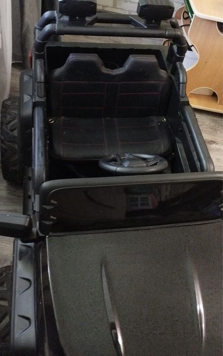 Машина детская.