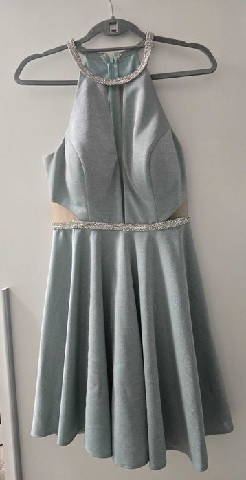 Продава се!
Носена е само няколко часа