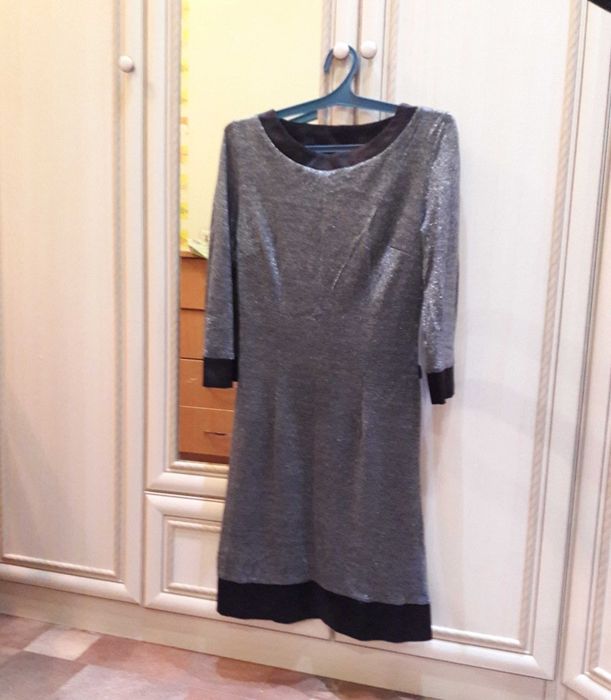 Платья разные,размер 42,44,46