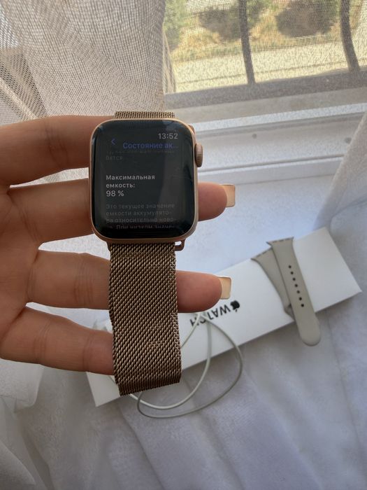 Часы Apple Watch SE