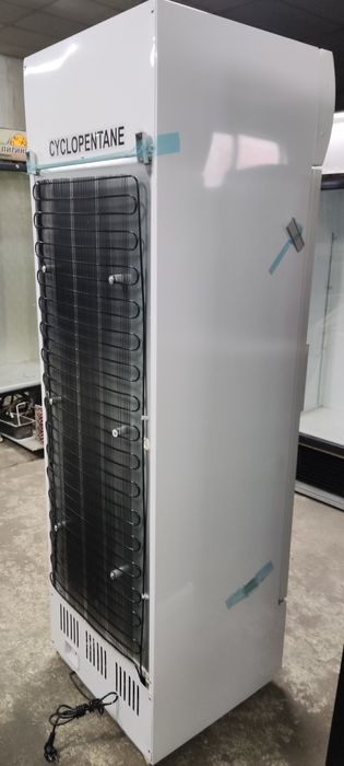 Нова хладилна витрина