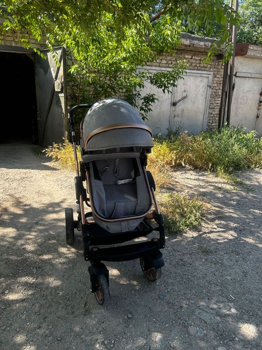 Продам коляску 3в1