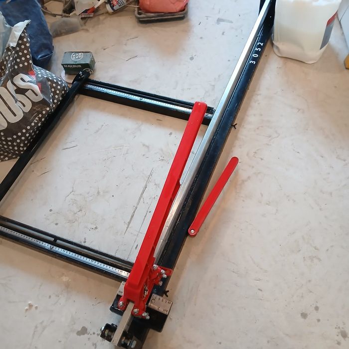 Продам плиткорез.