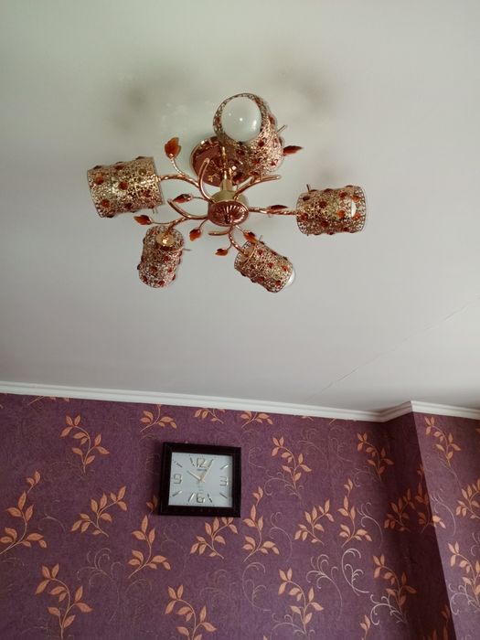 Продам люстры в отличном состоянии.