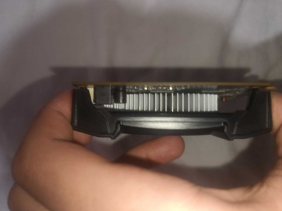 Placa Video rx 550 (ca noua) 2gb