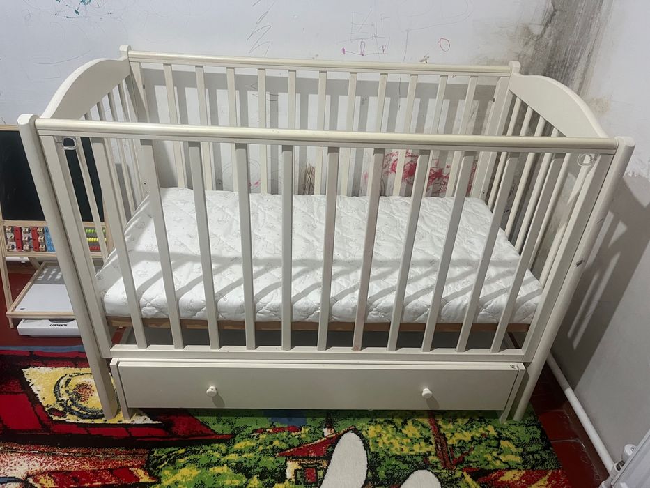 Детская кроватка