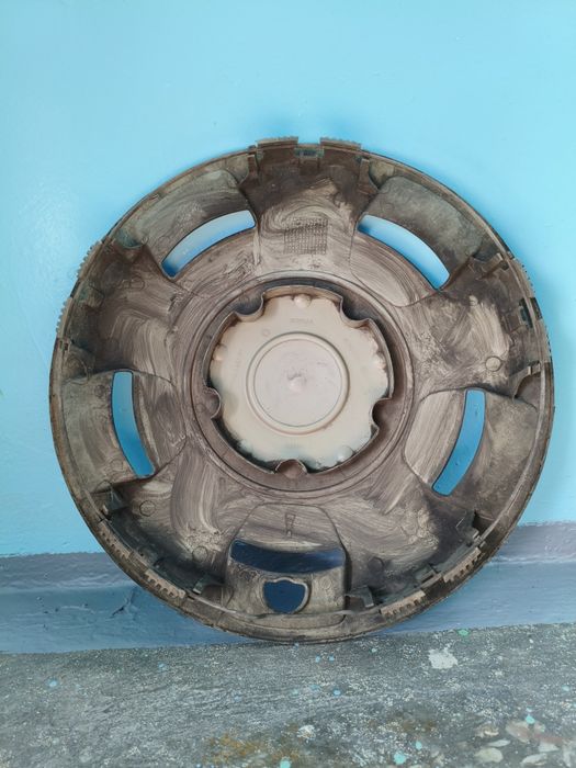 Продам колпак на диски для Ford Transit