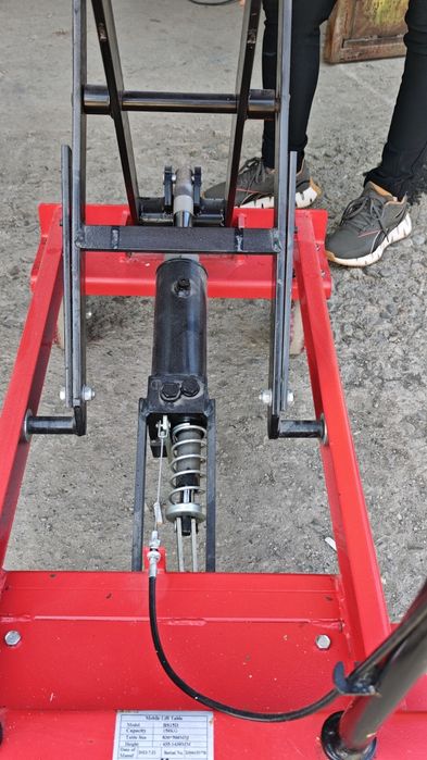 Хидравлична подемна маса A-LIFT 150 кг. като нова