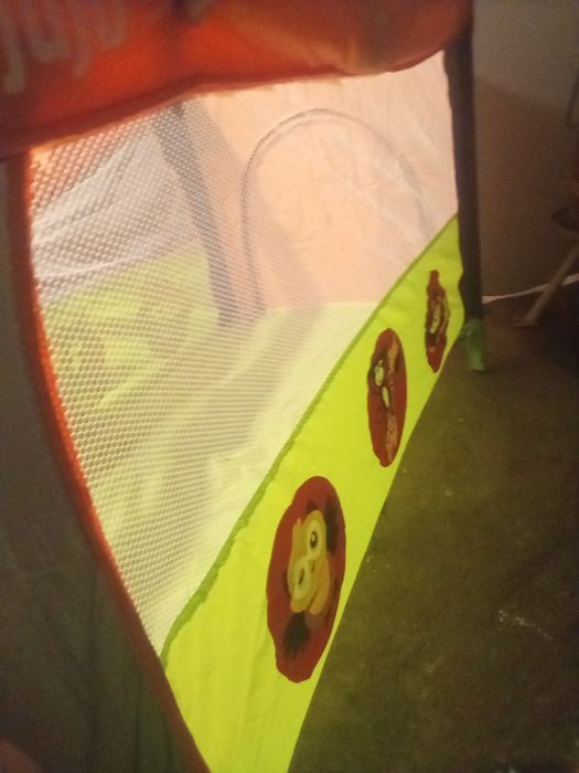 Pătuț nou. teascul folosit