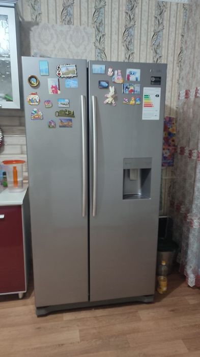 Холодильник Samsung