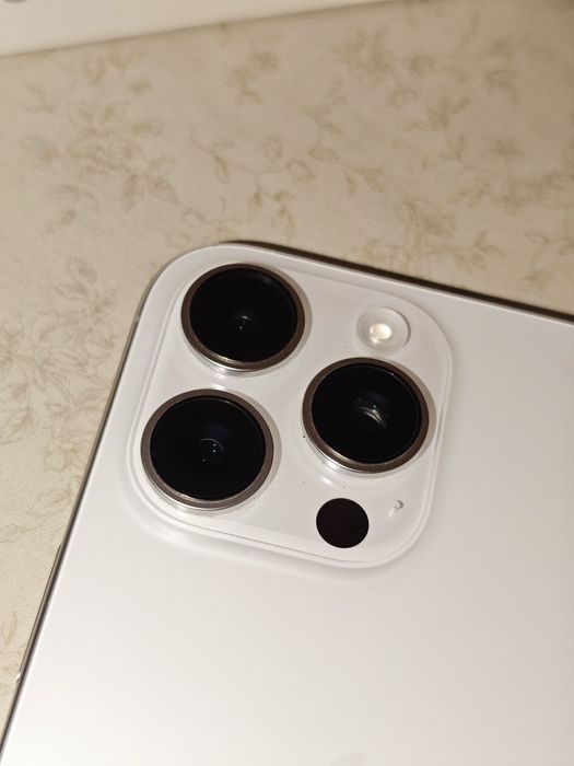 iPhone 16 pro 128 Гб аккумулятор 100%