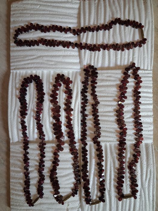 Колье гранатовое. Индия.Новое