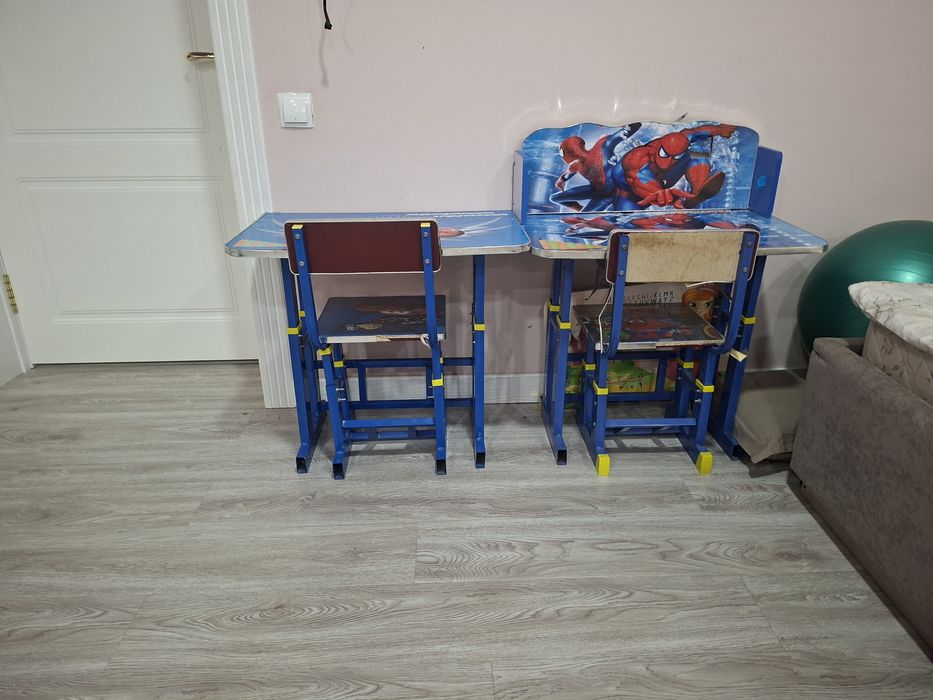 Bolalar uchun dars partasi