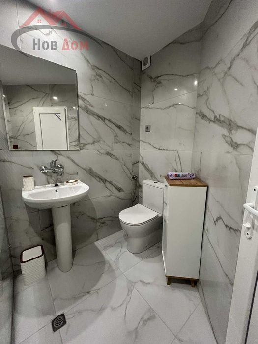 Просторен тристаен в кв. Акация