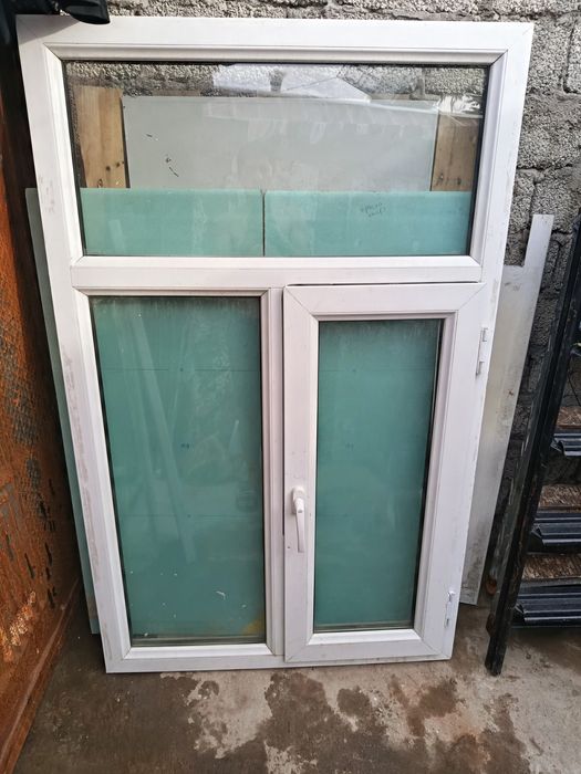Akfa deraza rom sotiladi 1.55*0.95 ruchka zamoklari yangi