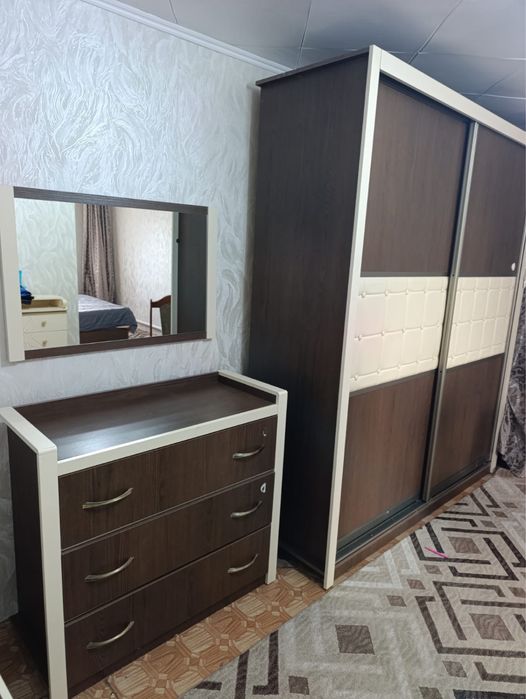 Продам спальный гарнитур б/у