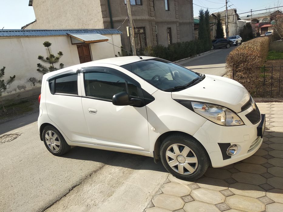 Спарк автомобили сотилади.