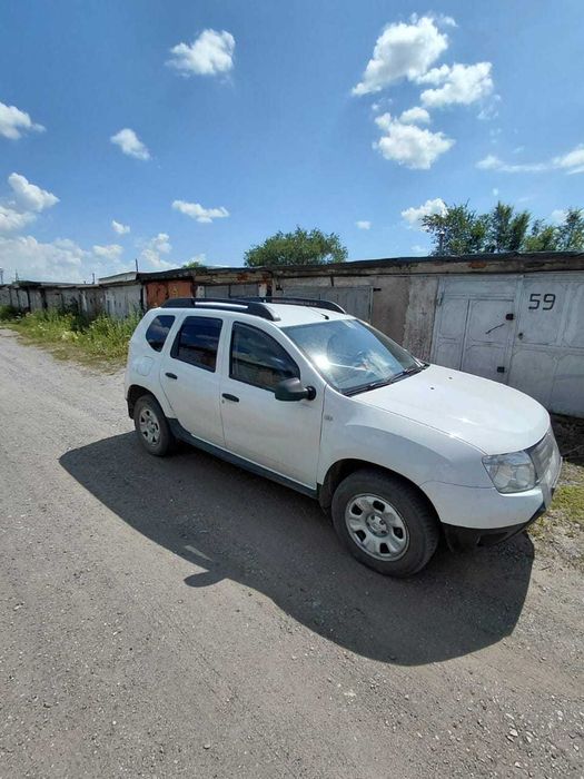 автомобиль RENO DASTER 2013г