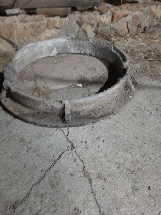 Продаётся люк чугунный