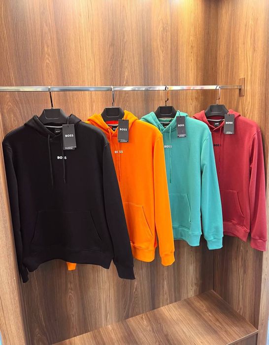 Мъжки суичът в оранжево