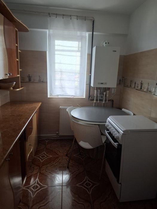 Inchiriez apartament